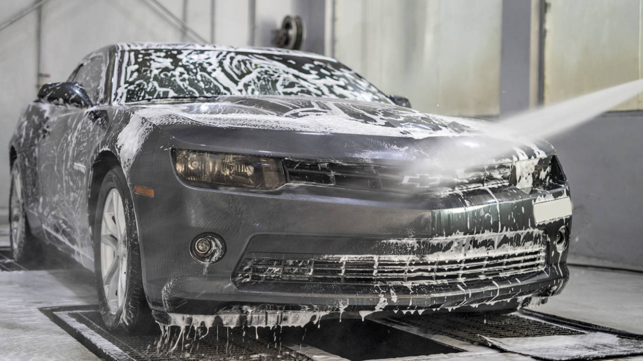 Why Al-Ain Residents Prefer Home Car Wash Services