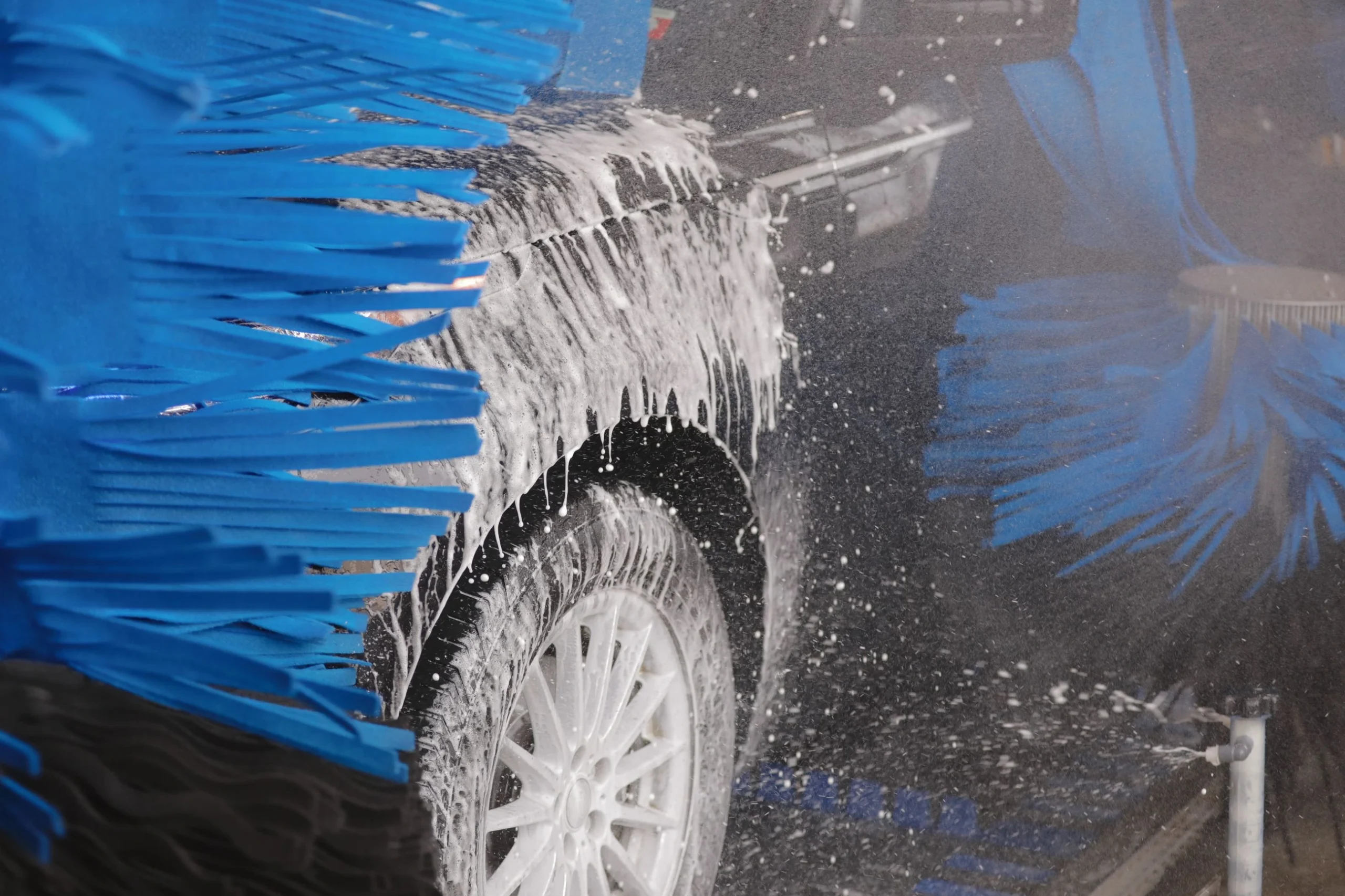 How Automatic Car Wash Systems Save Time and Water